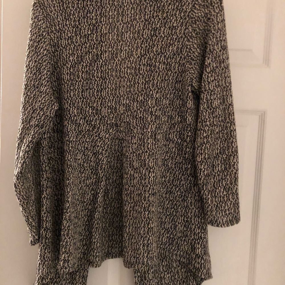 Ladies open style sweater